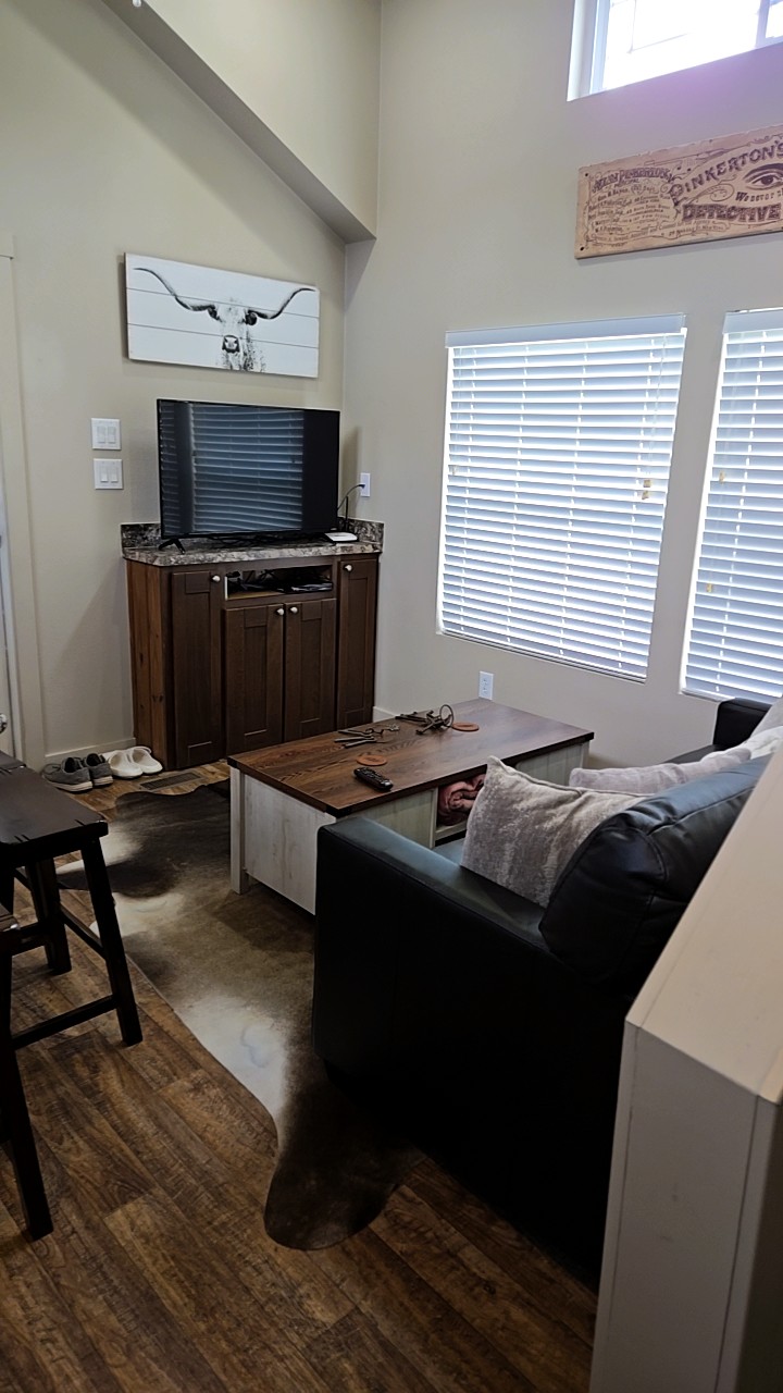 Image title Image title